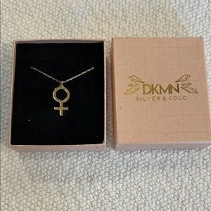 Gold Pendant Necklace